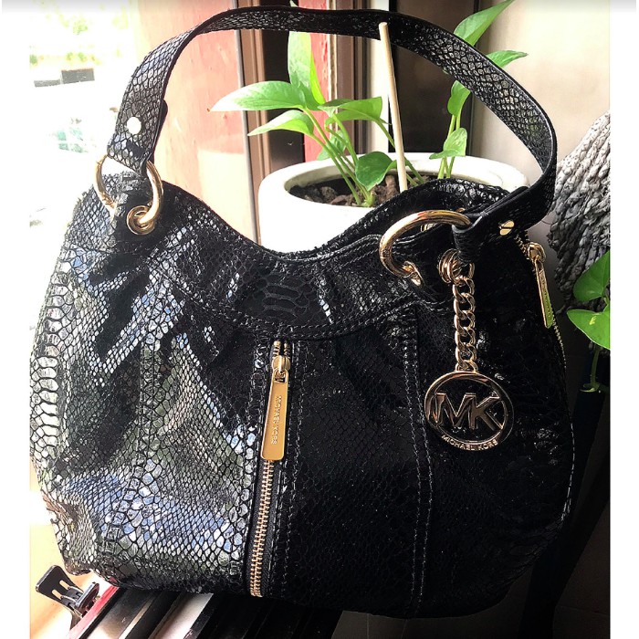 Black shiny tote discount bag