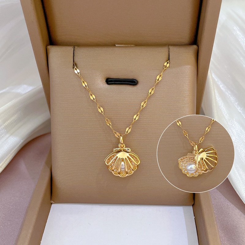 Gold chain with hot sale diamond pendant price