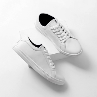 White hot sale plain sneakers