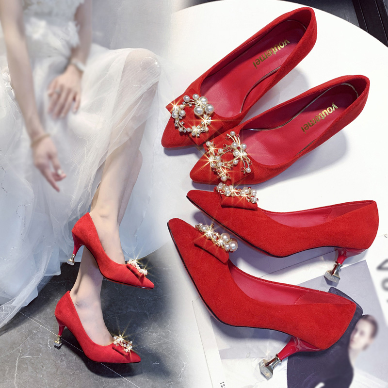 Red heels hot sale with spikes