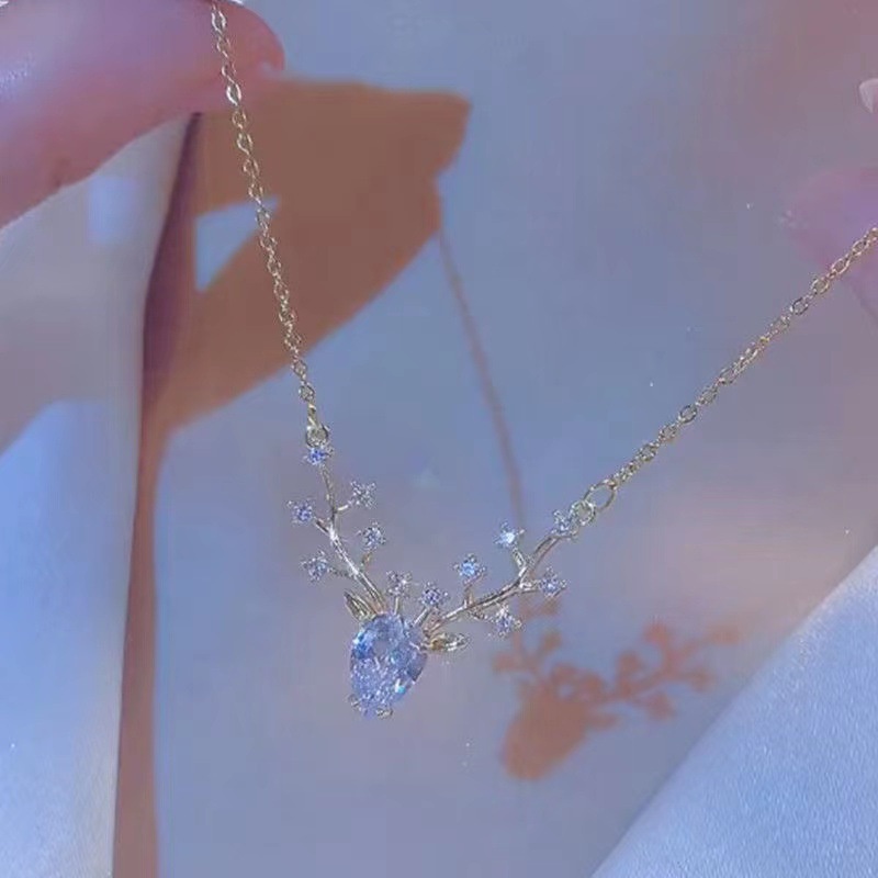 Korean Women Jewelry Alloy Artificial Zircon Rhinestone Deer Pendant Necklace