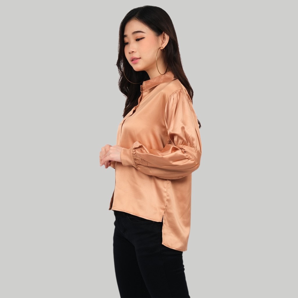 Monellina 214228 Kemeja Satin Wanita Lengan Puff - Gambar 4