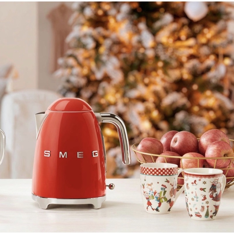 SMEG Electric Tea Kettle 57 oz / 7 cups Aesthetic Retro-style Red.