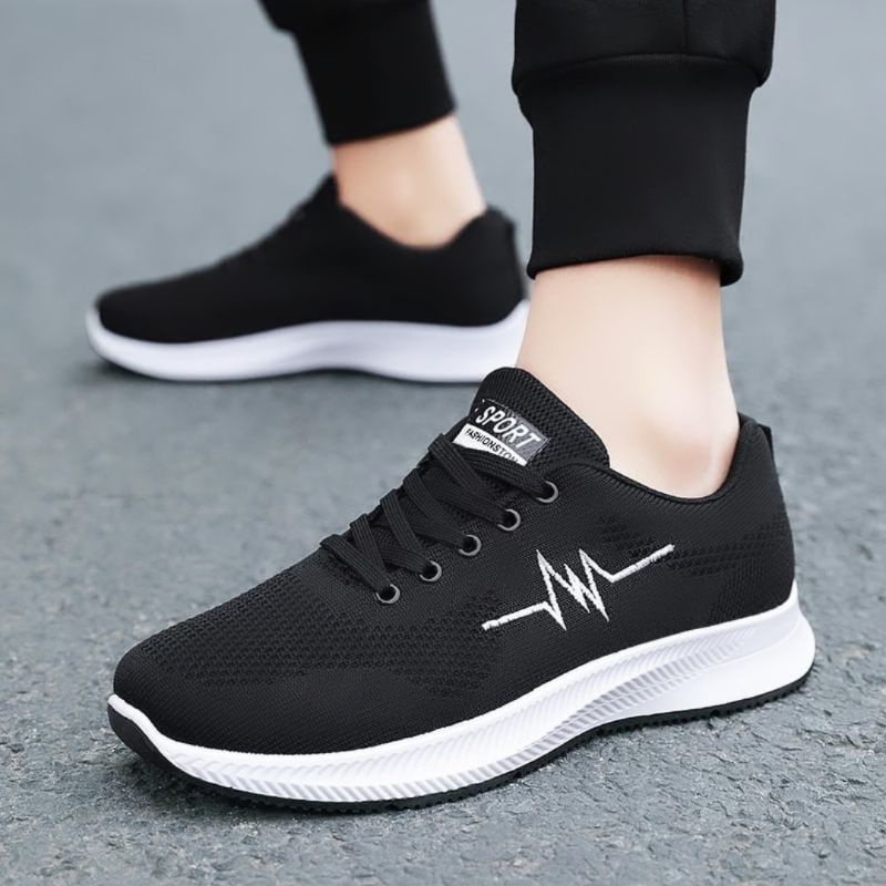 Unisex Custom Label High Quality Flying Knit Breathable Casual Shoes Couple  Lightweight Jogging Sports Sneakers - China Men Shoes and Women Shoes price