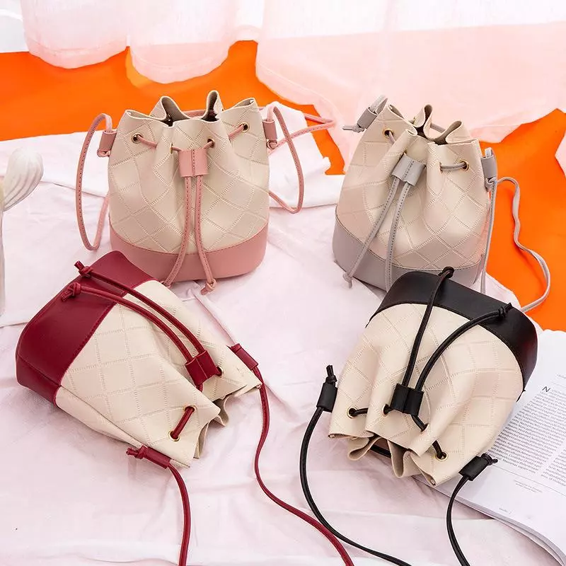 ショルダーバッグ・ポシェット Women's Holly Punching Bucket Bag CSHB072076 Amazon.com: Soft Leather Crossbody Bucket Bags for Women