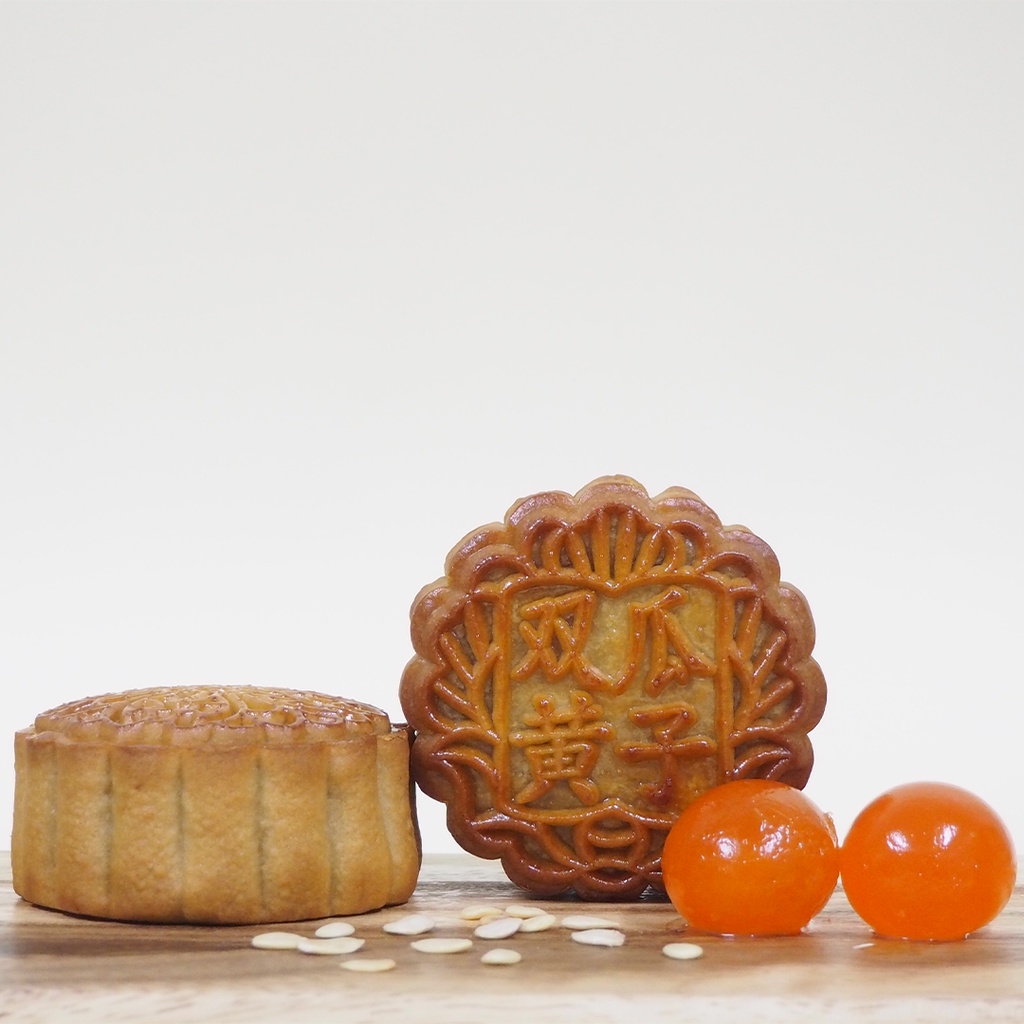 [Baker's Oven] Baked (Low Sugar) Double Golden Egg Yolk White Lotus with Melon Seed Mooncake