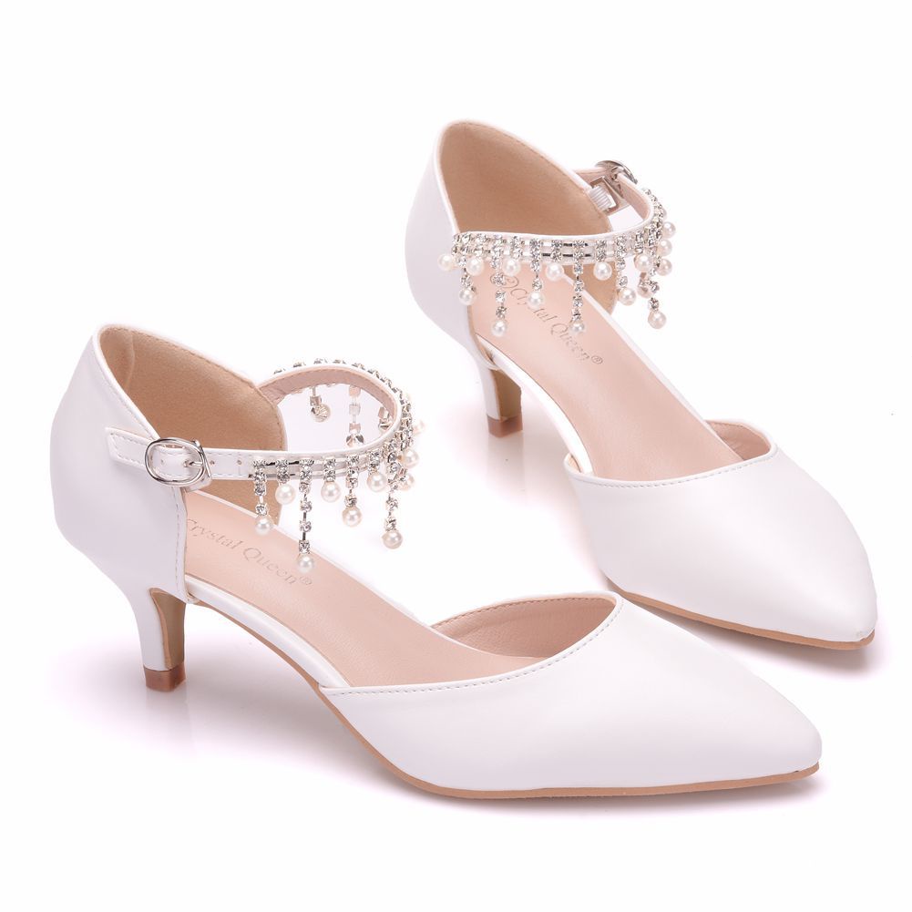 White short deals heel shoes