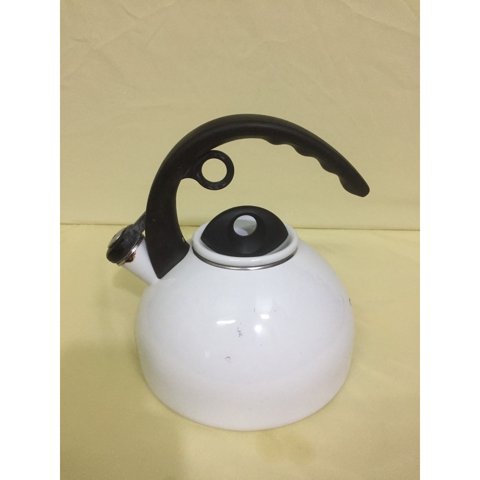 Japanese domestic enamel kettle with siren (2.5L) (code 712), Can be ...