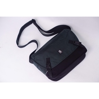 crumpler Crumpler The Bundle Camera Bag Sling - Green