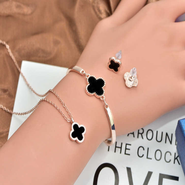 18K Gold Bracelet with Four-Leaf Clover Rose Gold