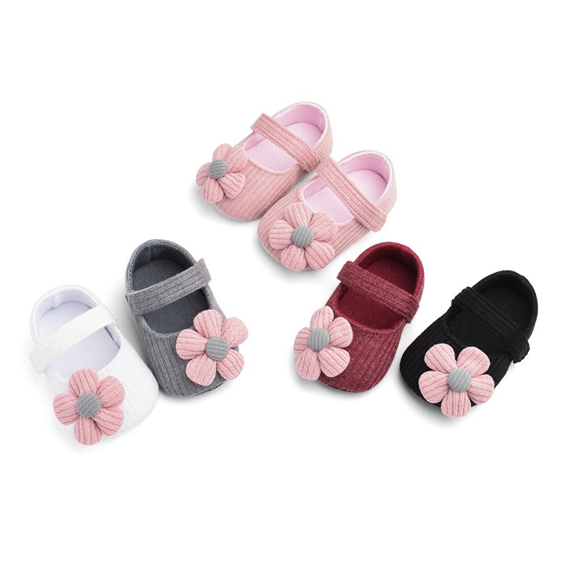 Newborn baby girl on sale sneakers