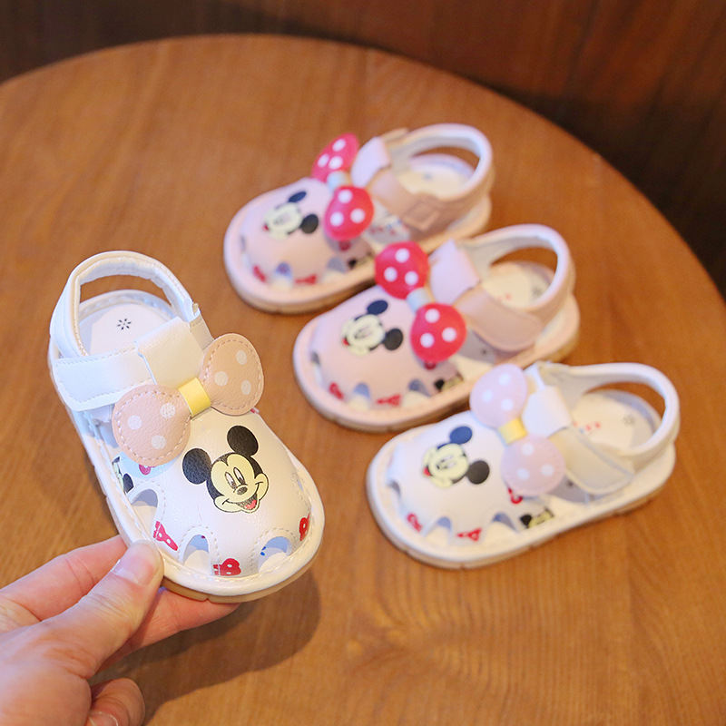 Baby slippers hot sale with sound