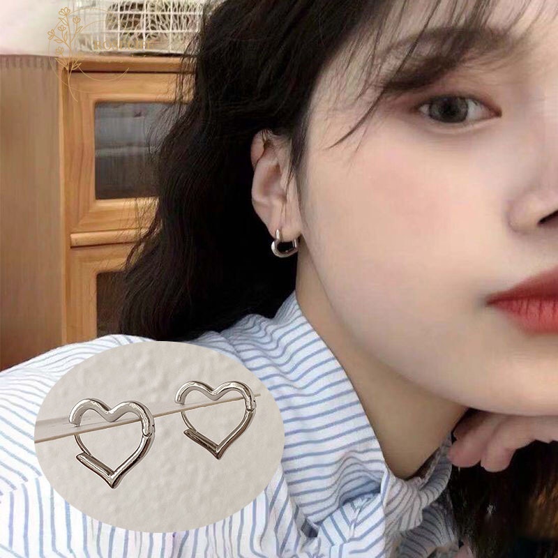 Roselife Korean Love Heart Hoop Earrings for Women Girls Simple Fashion Ear Jewelry 1 Pair