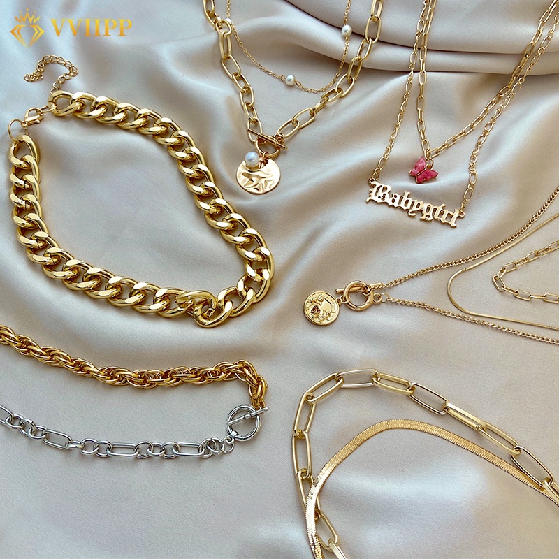 Retro Women  Multilayer Necklace Alloy Portrait Pendant Necklace Butterfly Accessories Temperament Pearl Jewelry