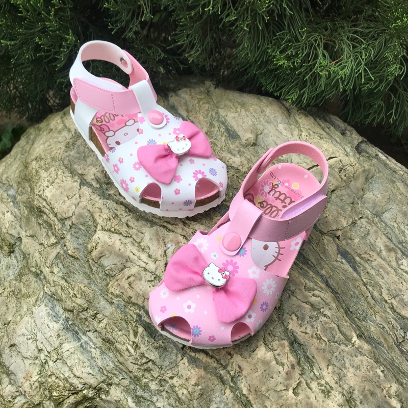Hello Kitty Sanrio, Girls Middle Small Children Birkenstock Sandals ...