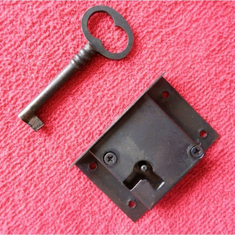 Antique Gerobok Lock/Antique Wardrobe Lock/Drawer Lock Shopee Singapore