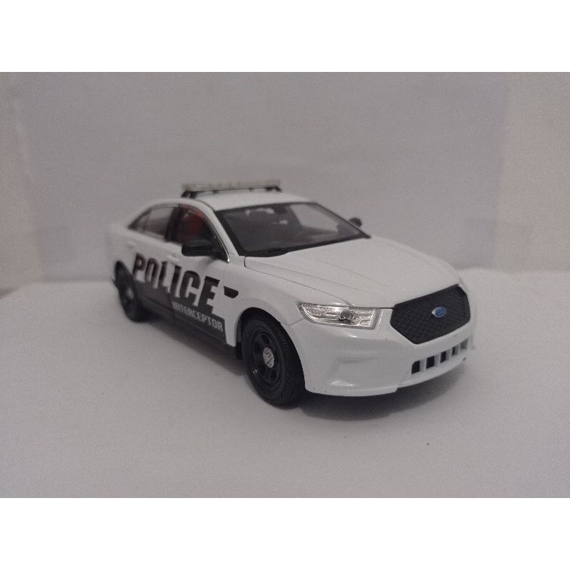 Diecast Ford police interceptor Welly 1:24 Scale Miniature police Car ...