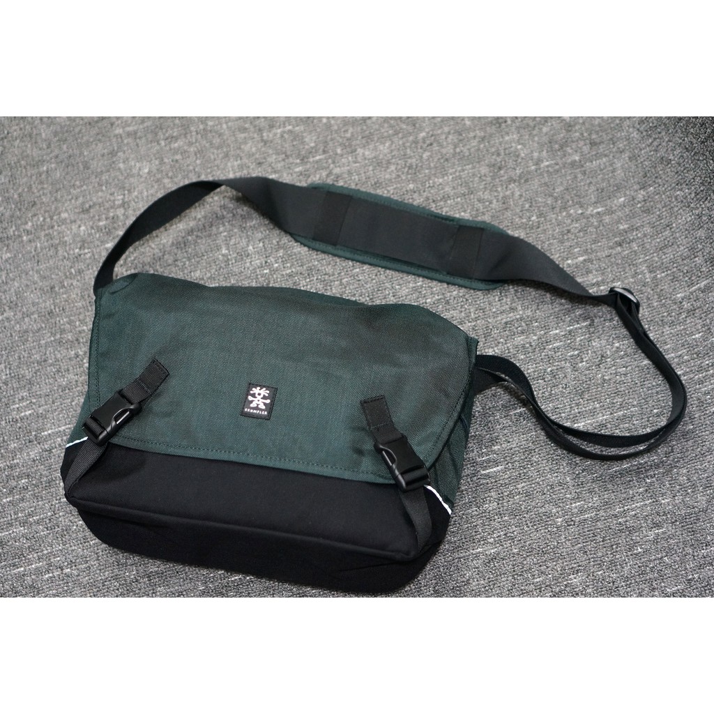 Crumpler camera bag singapore clearance