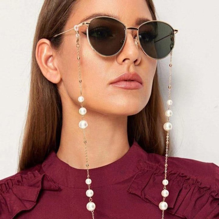 Eyewear on sale holder necklace