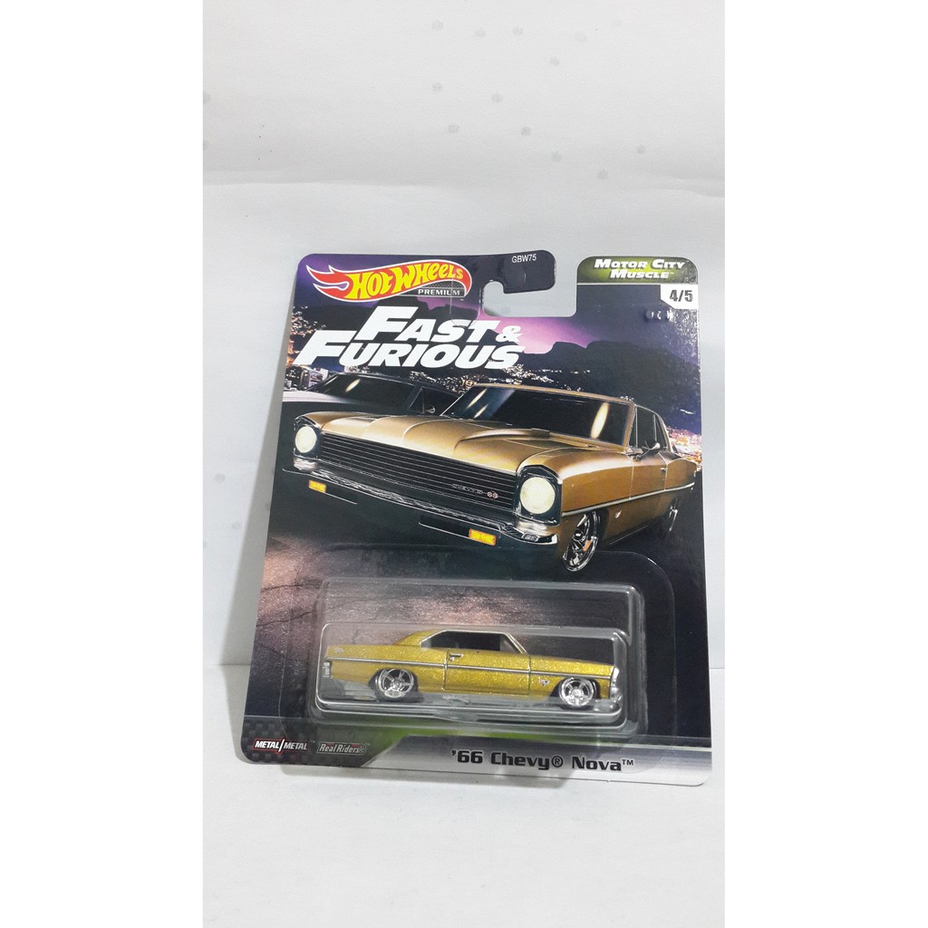 Hot Wheels Boulevard 2013 - '66 Chevy Chevelle SS Blanche - Édition Limitée 1/64