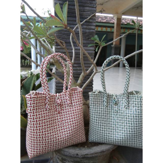 Wholesale deals woven bags