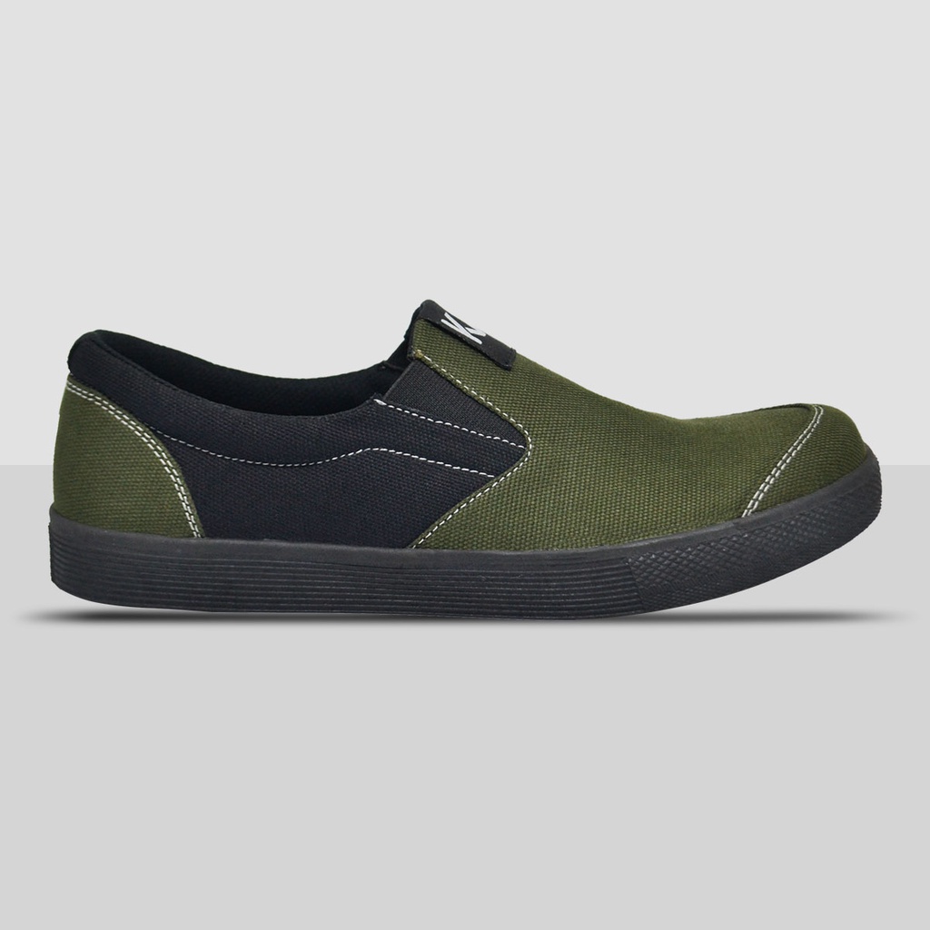 puma slip ons 40 men