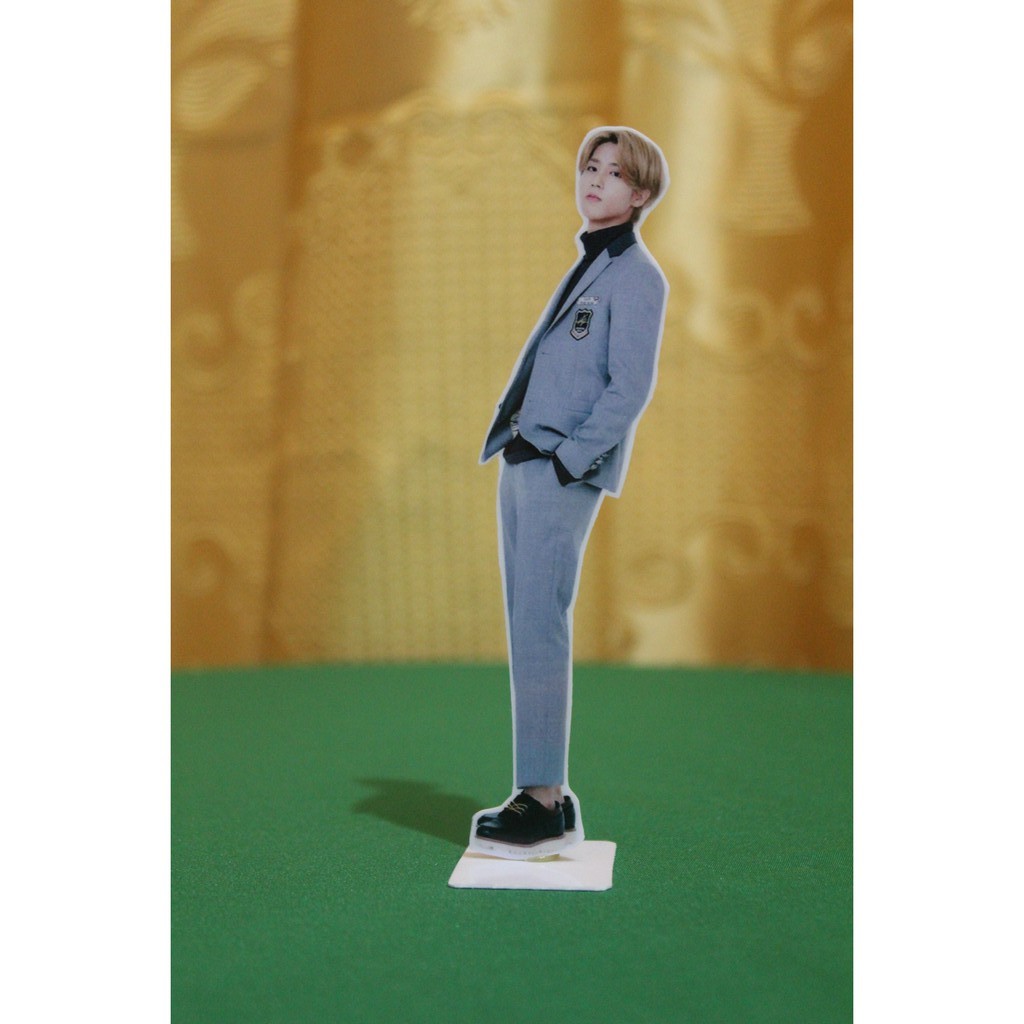 KPOP 5 inches | cake topper Stray Kids Han Standee 이름 없음 | Shopee Singapore