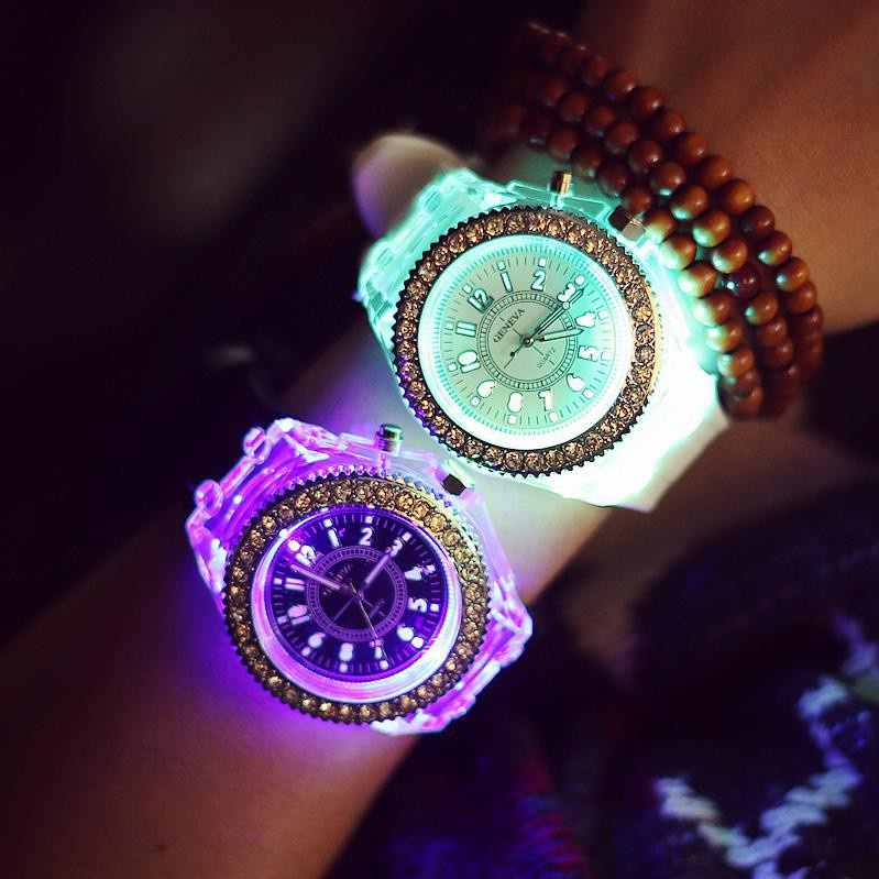 European American Street Wear Luminous Luminous Watch Girls Watch Trendy Silicone Watch Couple Watch Popular Wrist Watch Fashion Rhinestone Watch LED