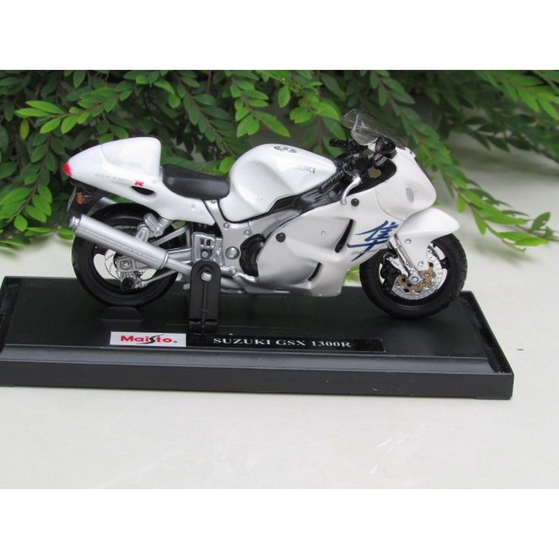 Motorcycles - Maisto moto 1/18 Suzuki GSX 1300 R Hayabusa