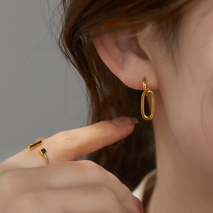 Gold earing for on sale woman