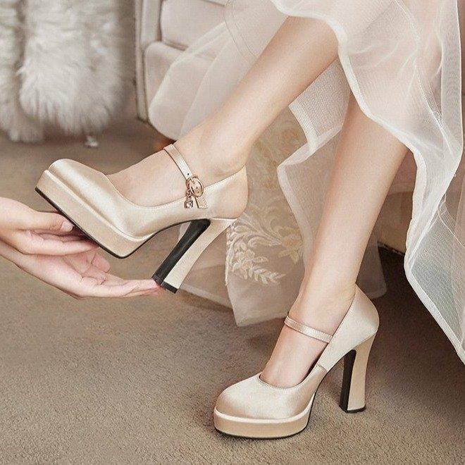 Chunky heel hot sale wedding shoes