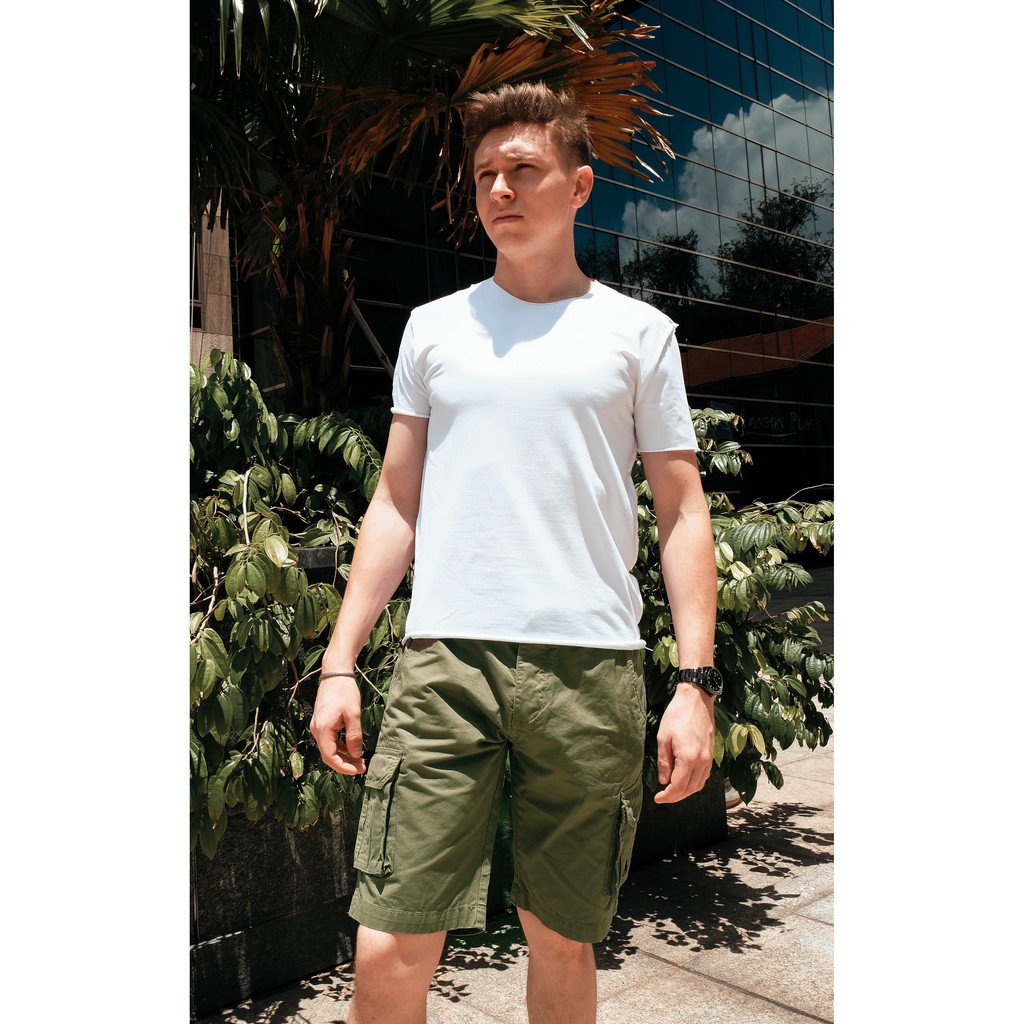 Green cargo 2024 shorts mens