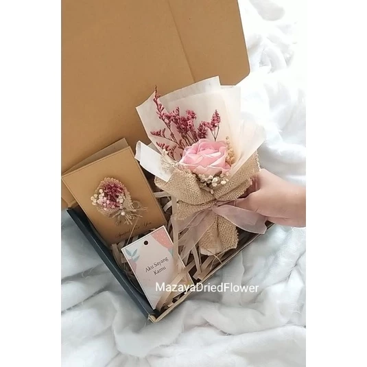 hand Bouquet in box - hand buket hampers - Gambar 2