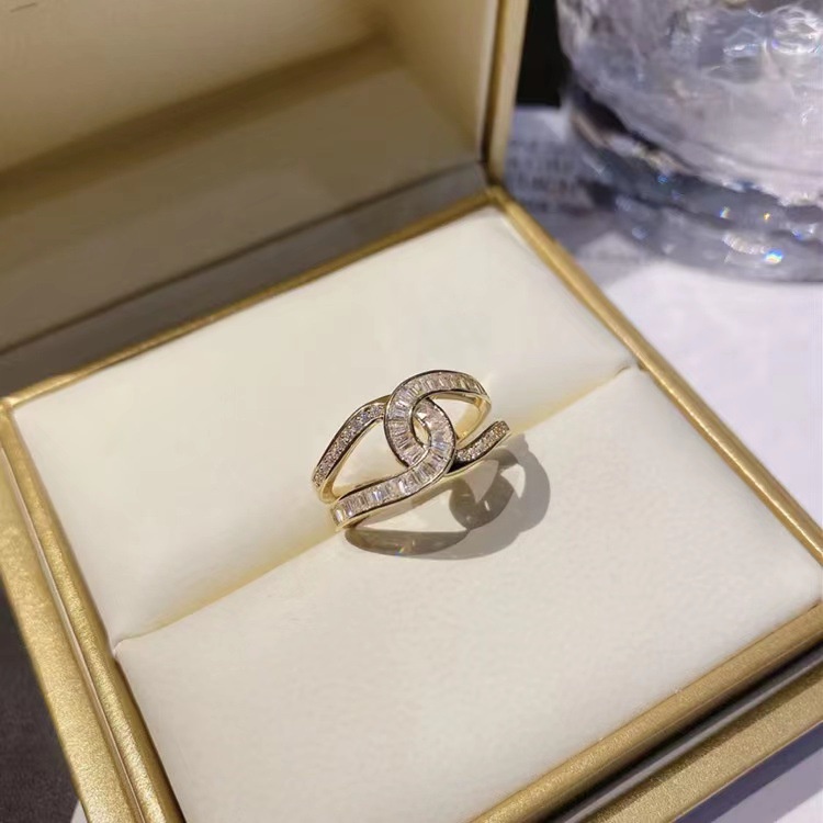 Crown Zircon Split Ring