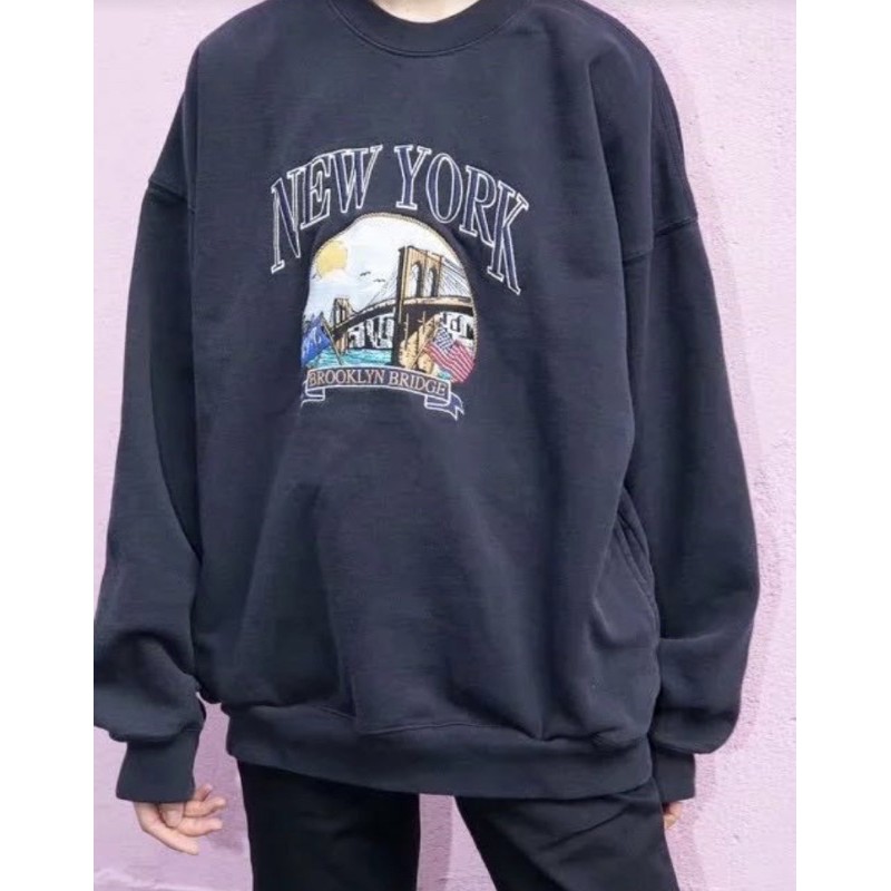 brandy melville new york sweatshirt pullover sweater navy blue