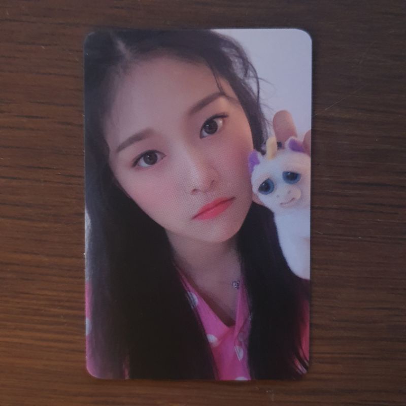 🌱 LOONA 2020 SEASONS GREETINGS PHOTOCARD | Shopee Singapore