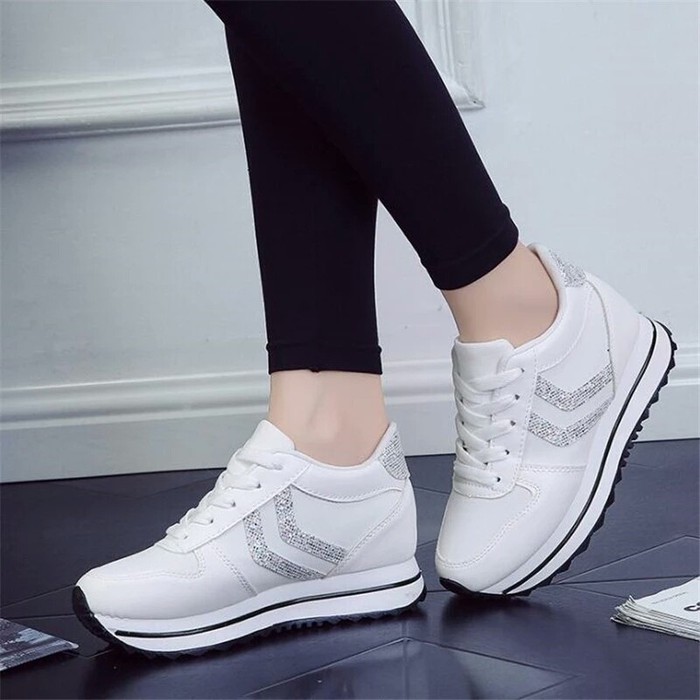 White shoes hot sale in shopee