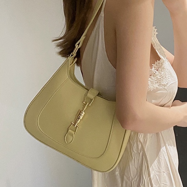 French niche design bag women's 2022 new fashion underarm bag texture Western style portable
