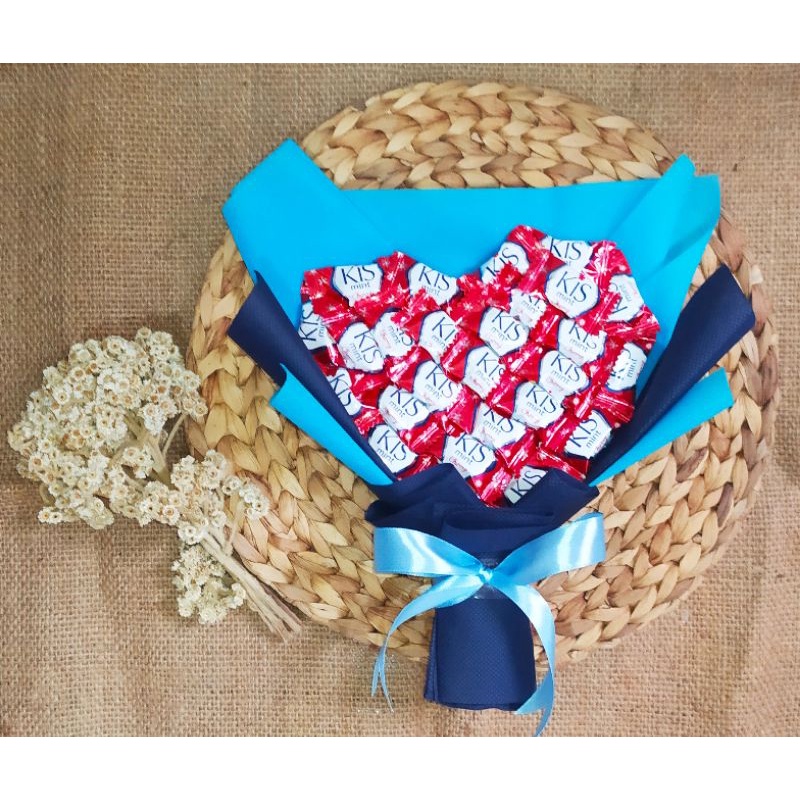 Love Candy Bucket/ Yupi Candy, Kiss Candy | Shopee Singapore