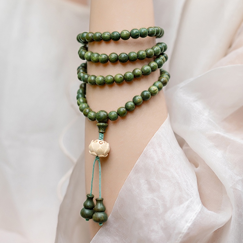 Green sandalwood deals prayer beads