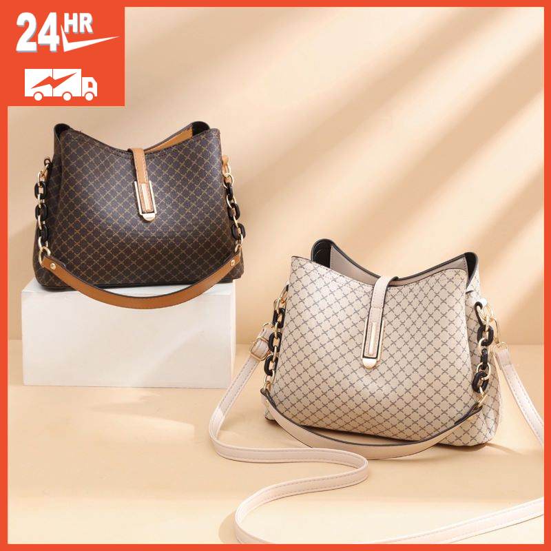 ⭐READY STOCK/POST TODAY ⭐Korean female bag 2022 new fashion handbags shoulder handbag sling bag leather sensation ladies bag large capacity diagonal bag hand bag  women bag women's bag
