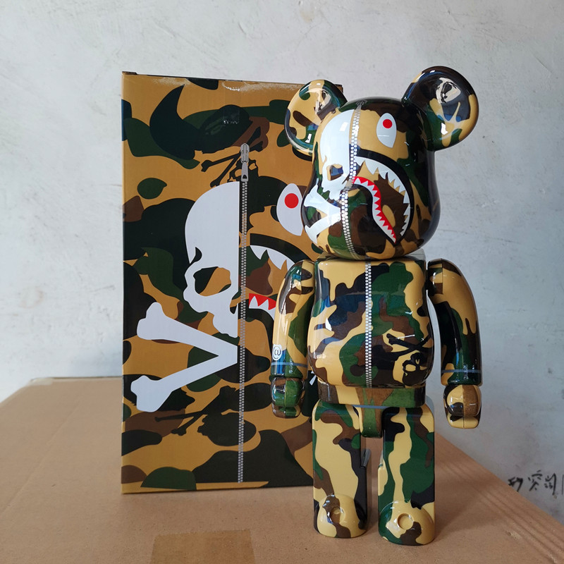 400% Bearbrick Mastermind VS A BATHING APE Model ABS Material 28cm