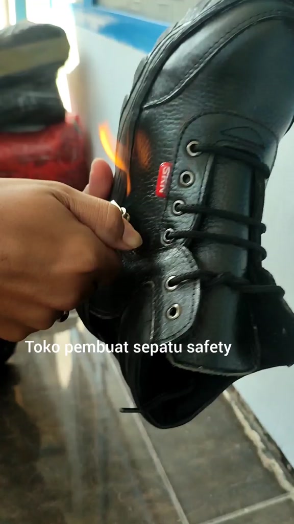 King Skn Safety Shoes Iron Tip Work Safety Pom Factory Kitchen Workshop ...