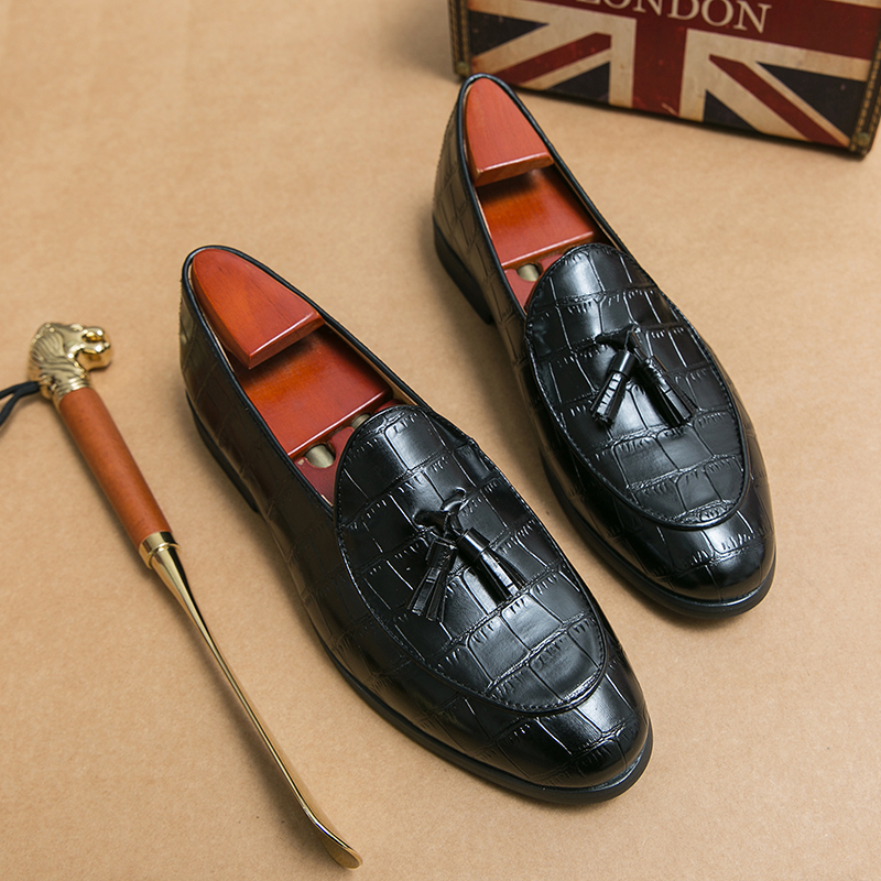 Trendy New Fashion Men Formal Shoes Tassel Loafer Classic Handsome Pointed Toe Wedding Non Slip