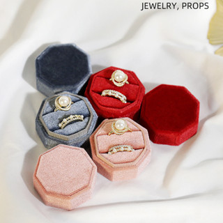 Wedding on sale ring display