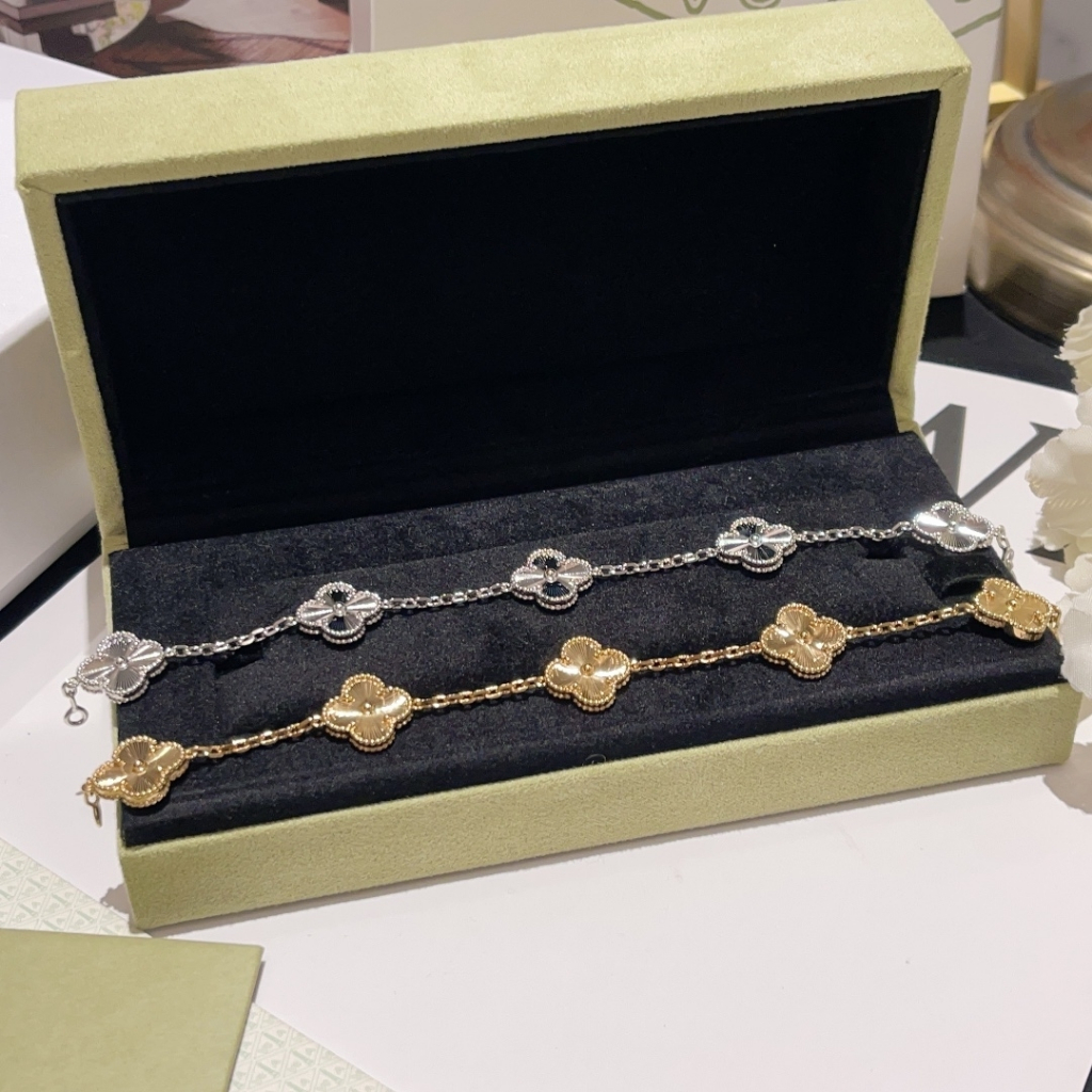 Gold van sale cleef bracelet