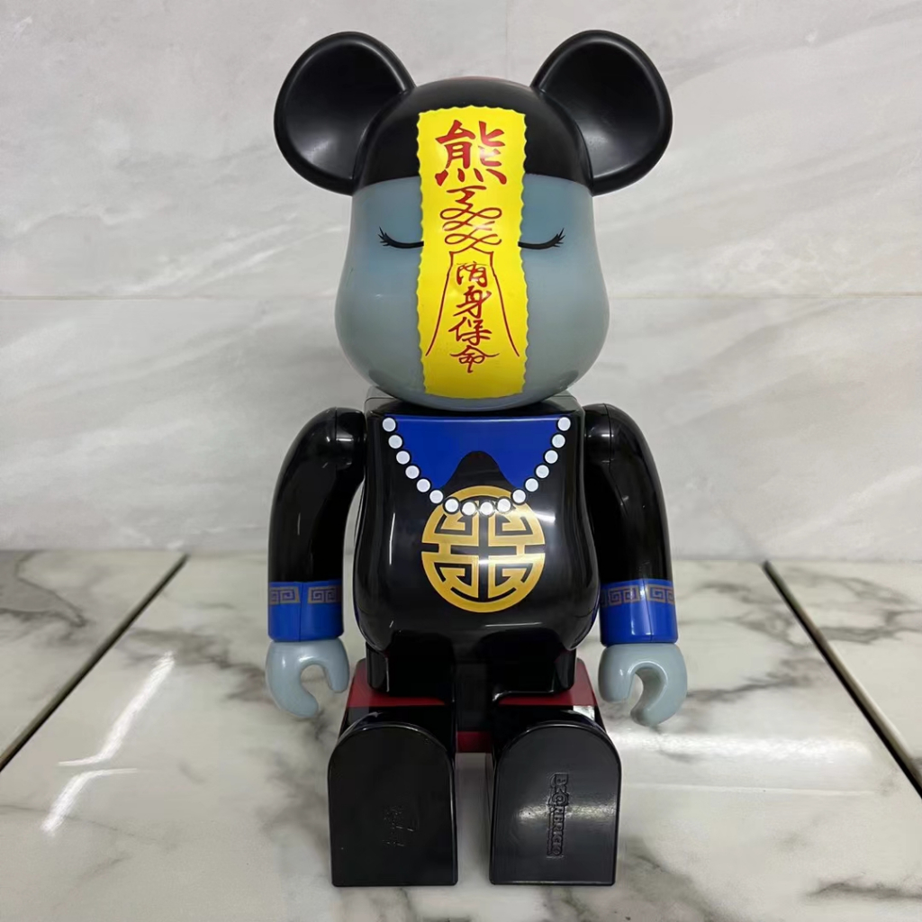 Bearbrick Series 28 - Chinese Vampire 