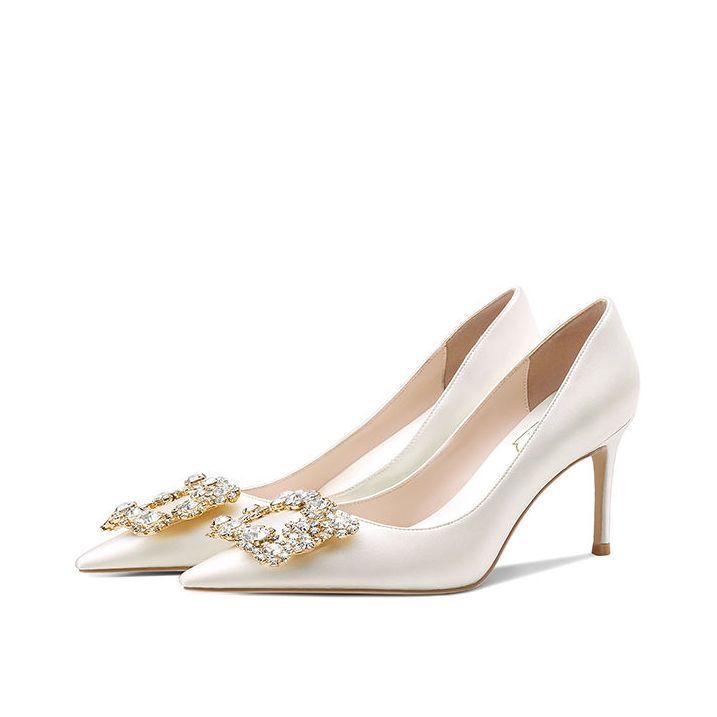 White wedding sales kitten heels