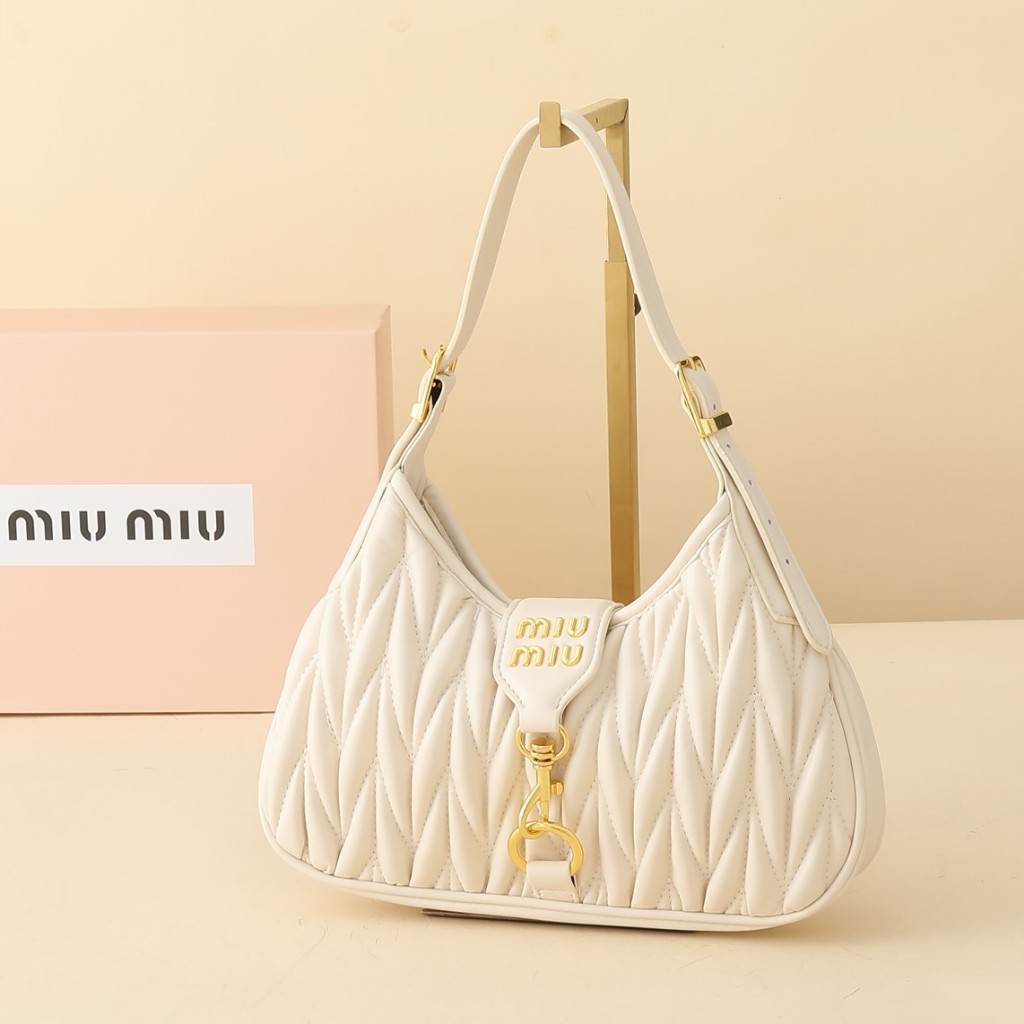 Good Miumiu underarm bag