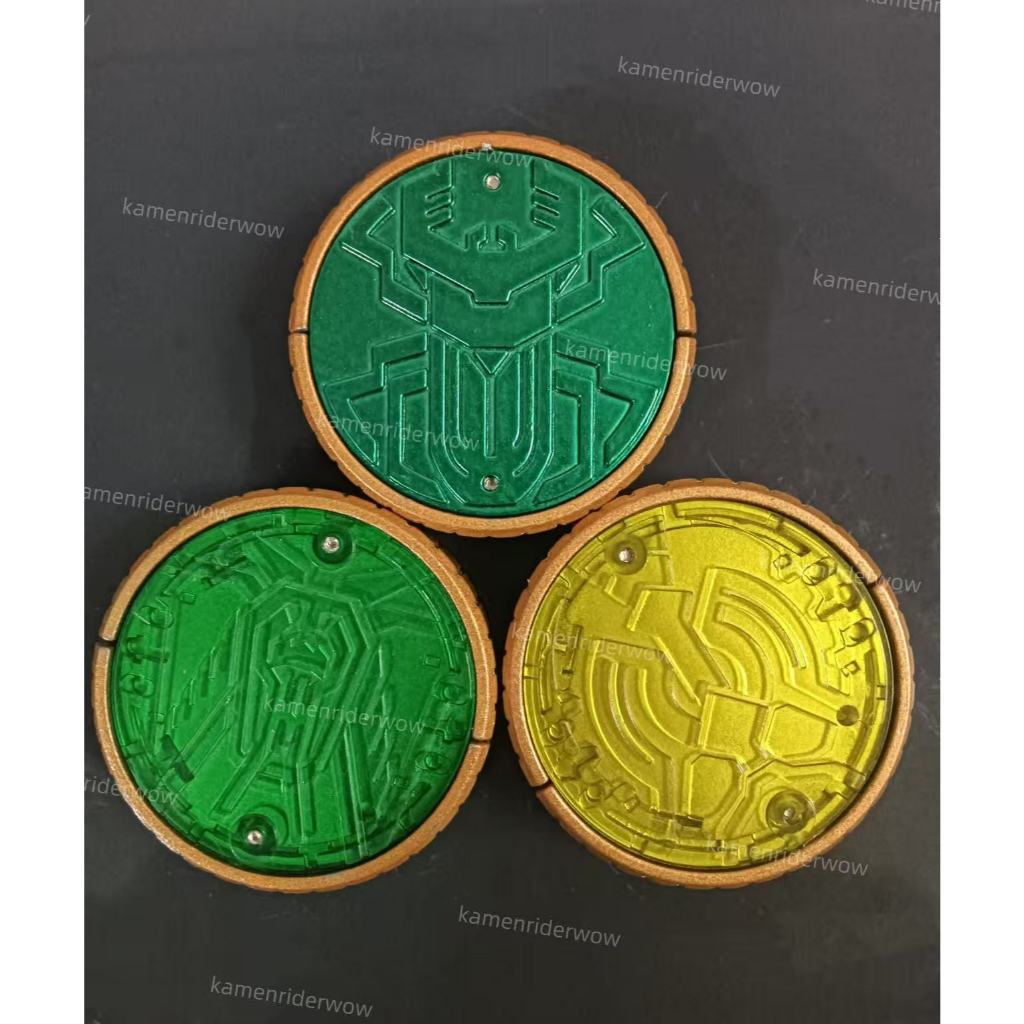 Kamen Rider OOO Taka Core Medal Coins Hanging Ornaments Couple